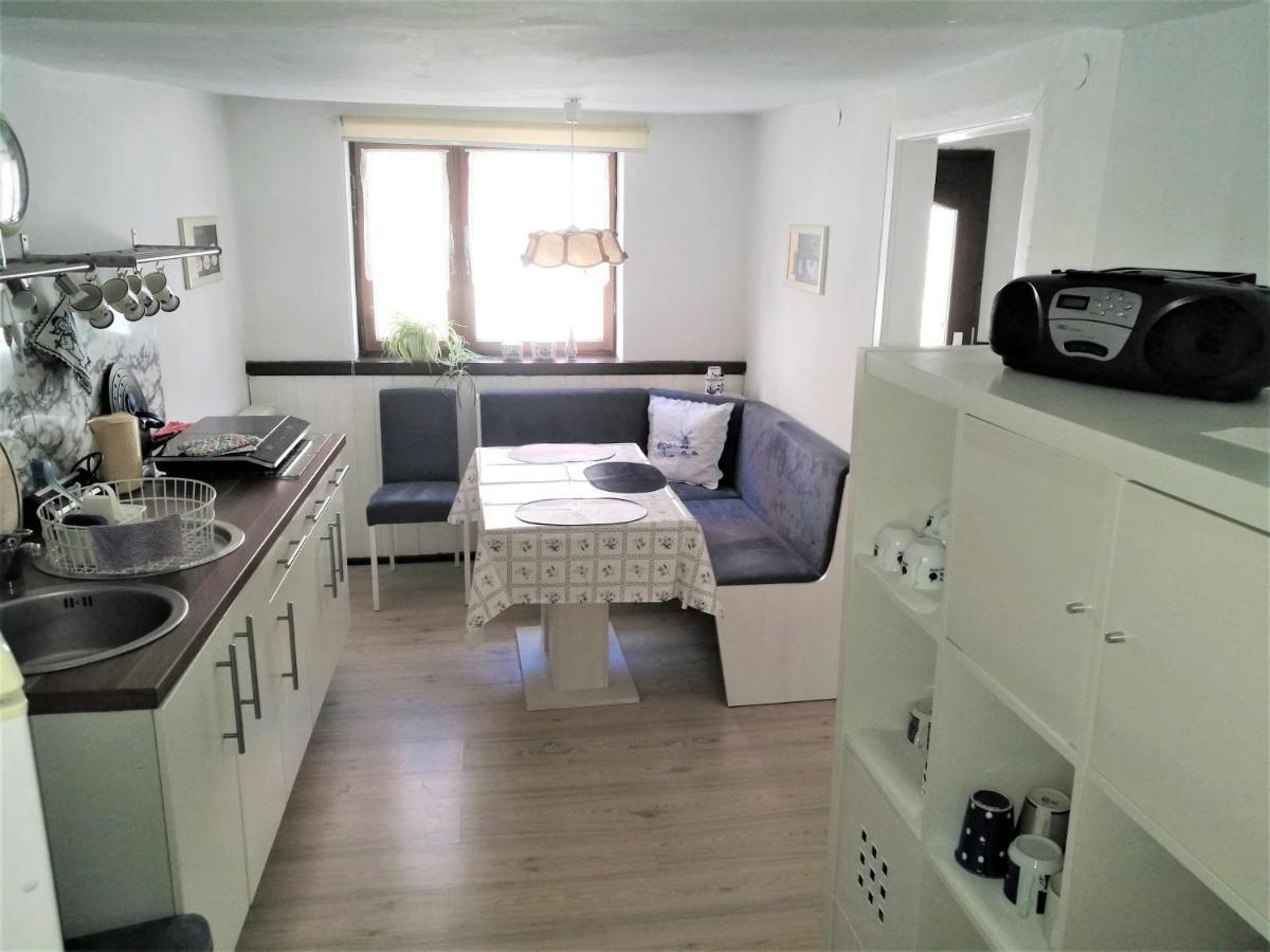 Familienfreundliches Ferienhaus mit 3 Schlafzimmern Oldisleben Exterior foto