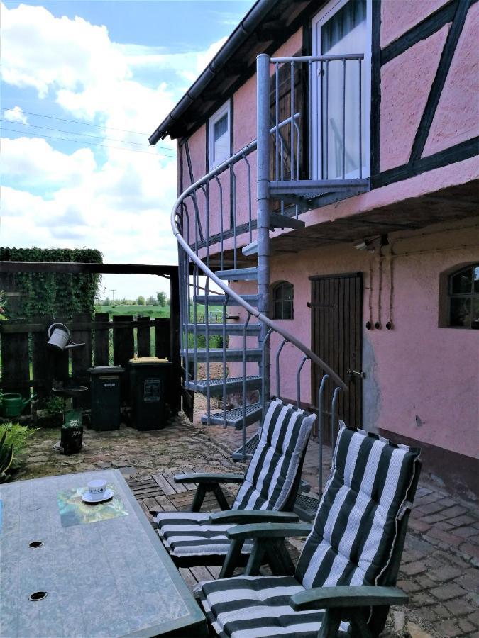 Familienfreundliches Ferienhaus mit 3 Schlafzimmern Oldisleben Exterior foto