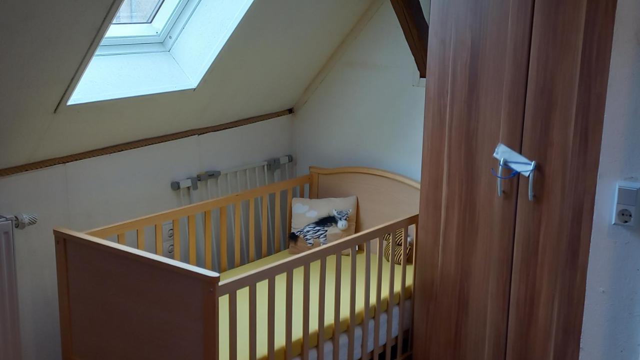 Familienfreundliches Ferienhaus mit 3 Schlafzimmern Oldisleben Exterior foto